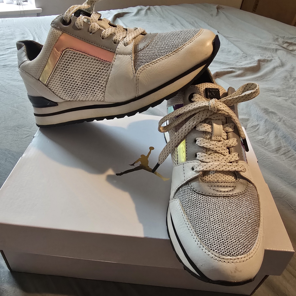 Michael Kors women's Billie Trainer opwhite multi model 43R0BIFS1L size 7.5M